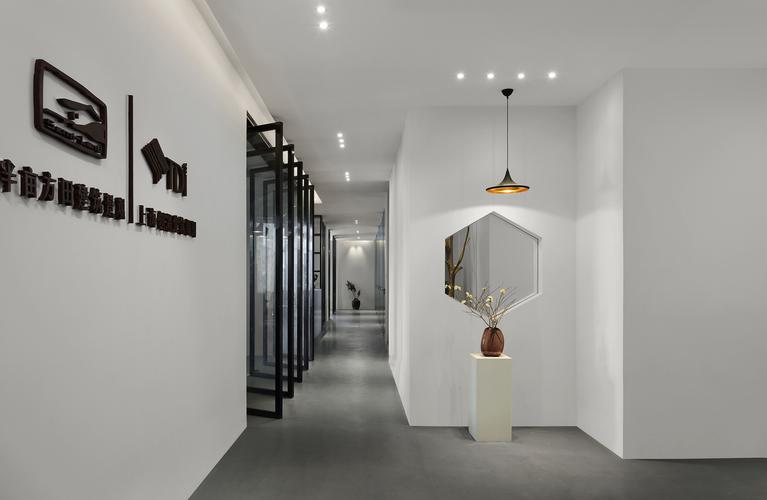 高檔辦公室裝修:如何通過(guò)設(shè)計(jì)展現(xiàn)卓越效果 高檔辦公室裝修:如何通過(guò)設(shè)計(jì)展現(xiàn)卓越效果