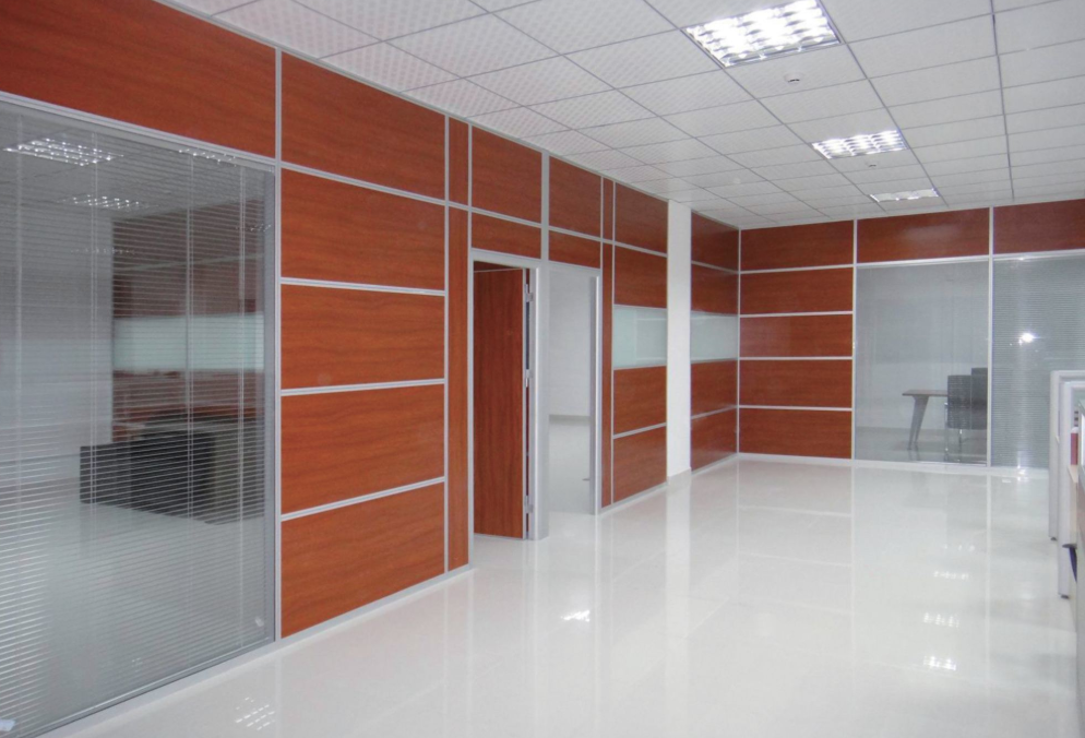上海辦公室裝修隔斷設(shè)計中的注意事項 上海辦公室裝修隔斷設(shè)計中的注意事項