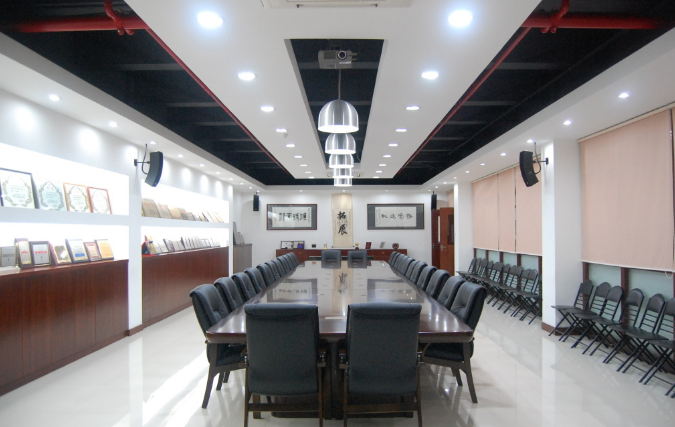 上海辦公室裝修設計新風尚:通體磚的魅力與應用