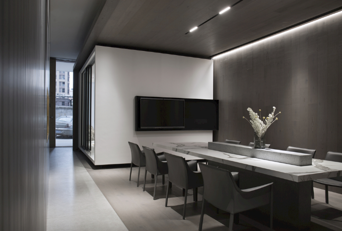 科技風辦公室裝修設(shè)計:打造未來感與實用性的完美結(jié)合