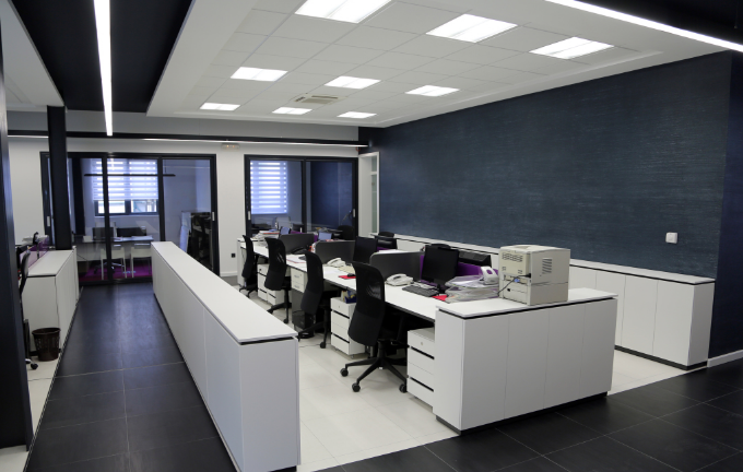 上海辦公室裝修設計:灰色家具引領簡約高端風潮