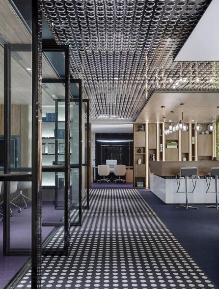 上海辦公室裝修設(shè)計:如何選購雕塑擺件,打造獨特辦公空間!