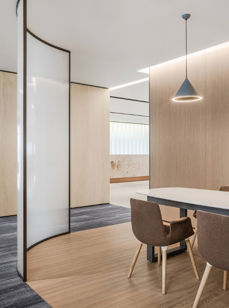 揭秘！上海辦公室裝修設計，植物選購與擺放的藝術